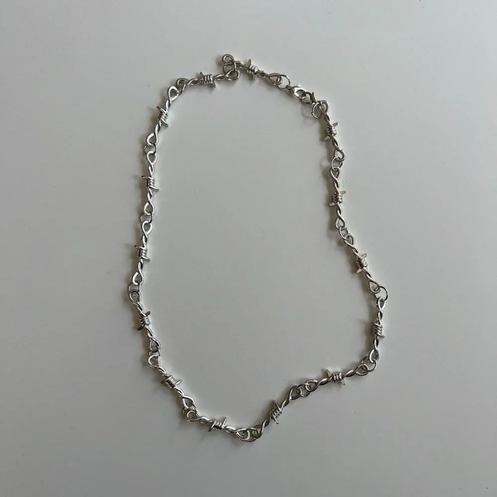 Y2K 2000s vintage retro style barbwire thorn emo chain necklace